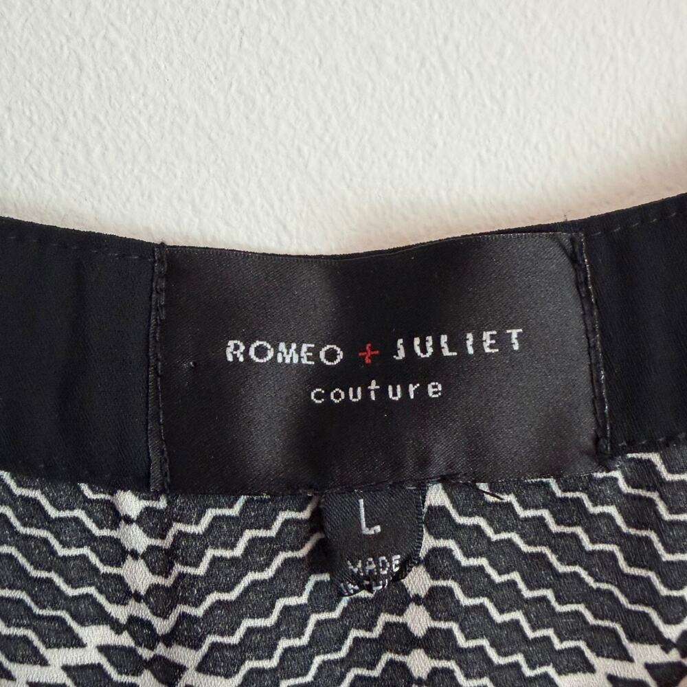Romeo + Juliet Couture Sleeveless Jumpsuit Women's Large Black Cream V-Neck - Picture 4 of 8